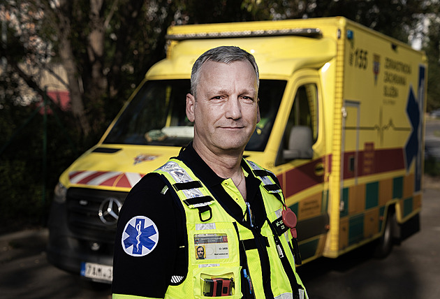 Rekord byl 15 výjezdů za den, říká řidič pražské záchranky. Popsal největšího strašáka