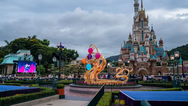 V Disneylandu zemřel turista: Zkolaboval během jízdy v Ledovém království