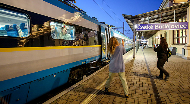 Bude to zážitek, těšili se lidé v Budějovicích, jak pojedou s Rejpalem dvoustovkou