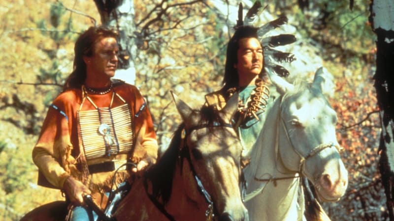 Zemřel slavný indiánský herec Greene. V oscarovém filmu Tanec s vlky ztvárnil šamana