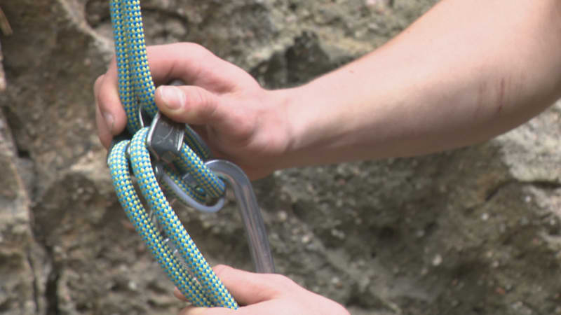 Český horolezec se zřítil v Alpách ze 30 metrů. Kámen mu přetnul lano, letěl pro něj vrtulník