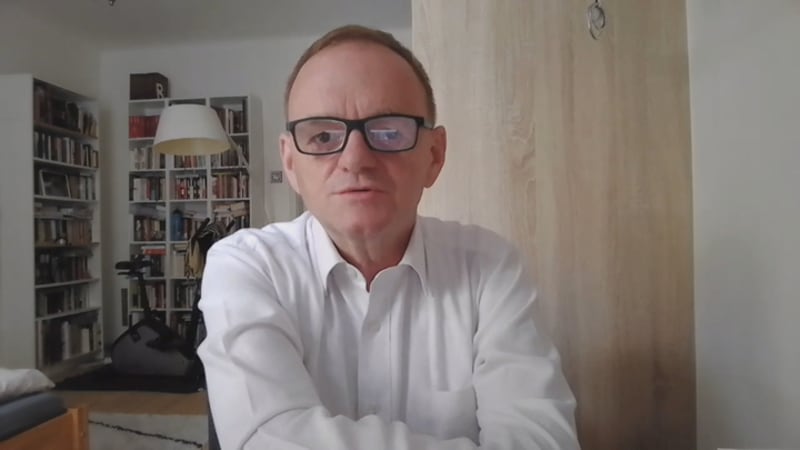 Hysterie našich vládních stran, říká k dění v Polsku Stoniš. Zmínil i válečnou propagandu