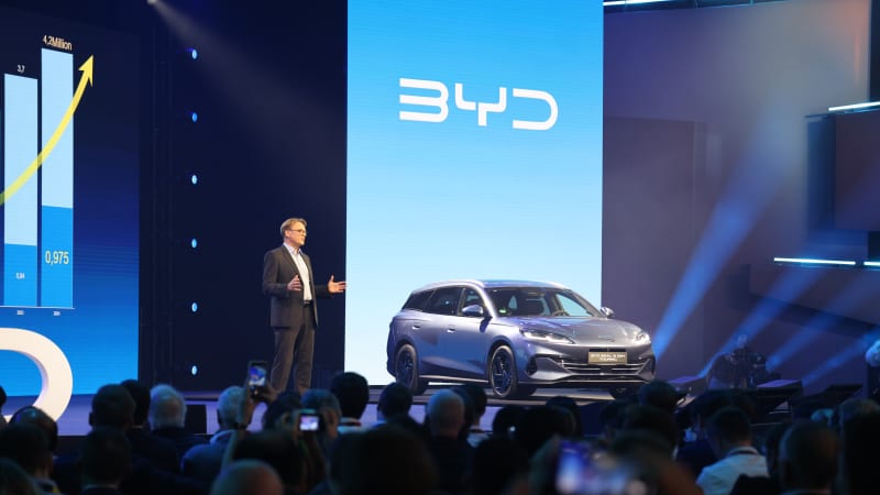 Čínský výrobce elektromobilů BYD představil novinky pro Evropu. Je z čeho vybírat