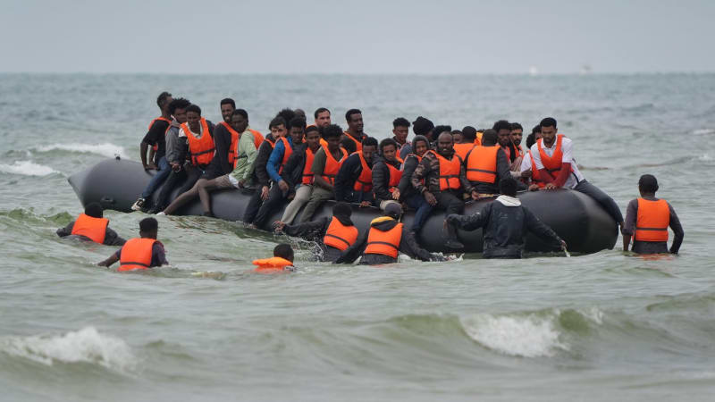 PŘEHLEDNĚ: Migrace je horkým tématem voleb aneb Přínosy, rizika, statistiky i třaskavý pakt