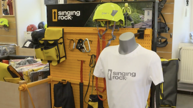 Z Poniklé do celého světa: Singing Rock vyrábí vybavení, které jistí životy