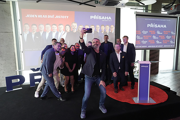Hnutí Přísaha ve volbách 2025: vyhrožování korupci „smrtí“ a navážení do vlády