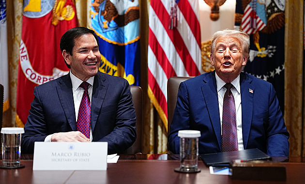 Trump ničí americkou zahraniční politiku, varují diplomaté. Testuje se jejich loajalita