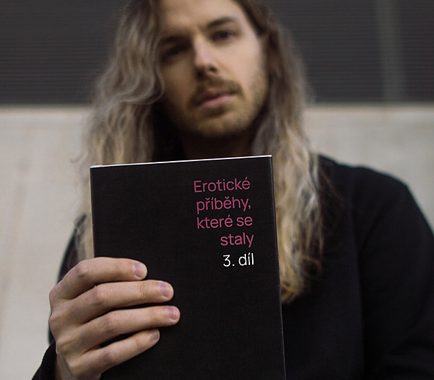 Odřený kolena, Spoutaná v hotelovém pokoji. Vychází třetí díl Erotických příběhů