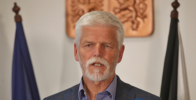 Prezident Pavel promluví k národu. Zatlačí těsně před volbami na politiky?