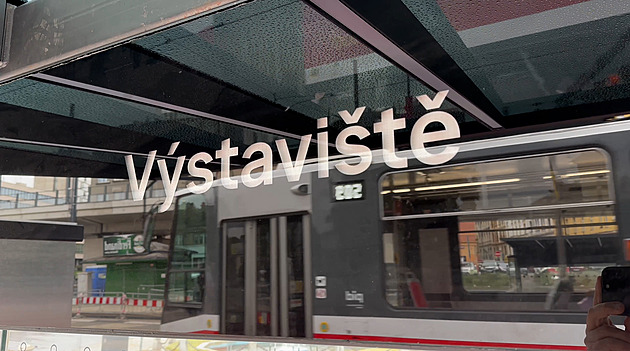 Zase jako před rekonstrukcí. Tramvaje se vrátily na trasu kolem Výstaviště