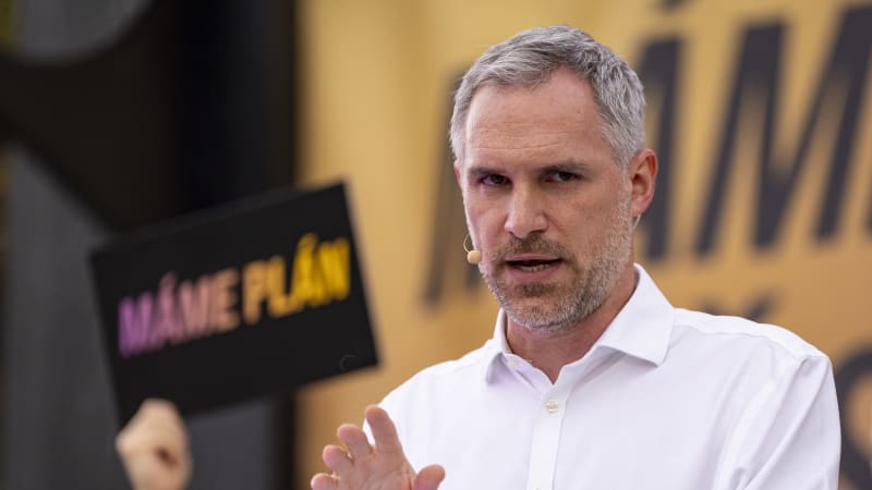 Perly v předvolebních rozhovorech: Sterzik jako Jan Neruda, Hřib s dredy či pivo s Fialou