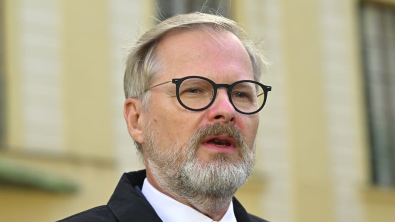 Fialova muže mají obvinit z práce pro cizí službu. Kampaň proti státu, brojí premiér