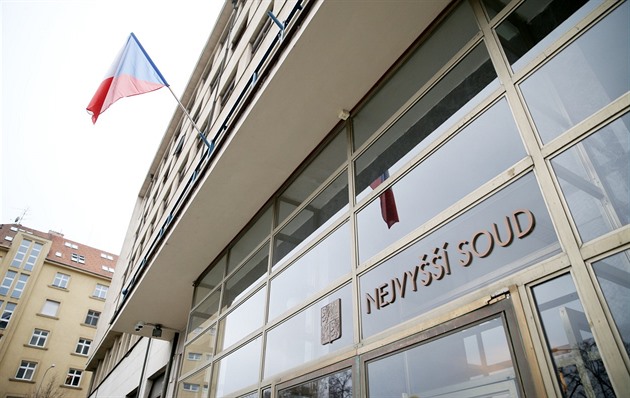 Nejvyšší soud odmítl dovolání pedofilního seniora. Zabavené disky zpátky nezíská