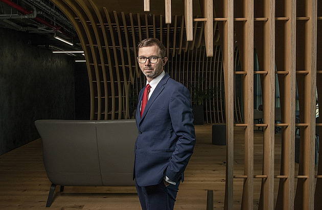 KOMENTÁŘ. Jako v Cimrmanovi. I česká ekonomika se přizpůsobí