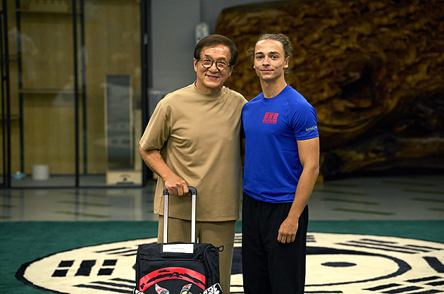 Český středoškolák hvězdou kung-fu, hostil ho Jackie Chan: Je usměvavý a milý!