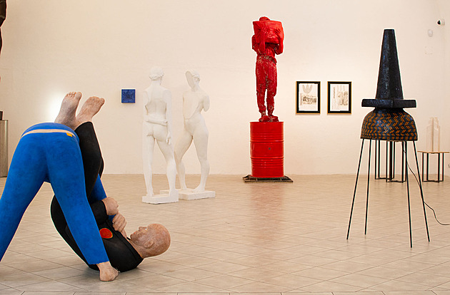 Galerie láká na Rittsteinovy studenty. Jejich sochy reagují na digitální bytí