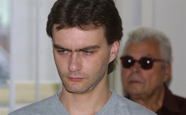 Soud odmítl propustit brutálního vraha faráře. I po dvaceti letech je nebezpečný