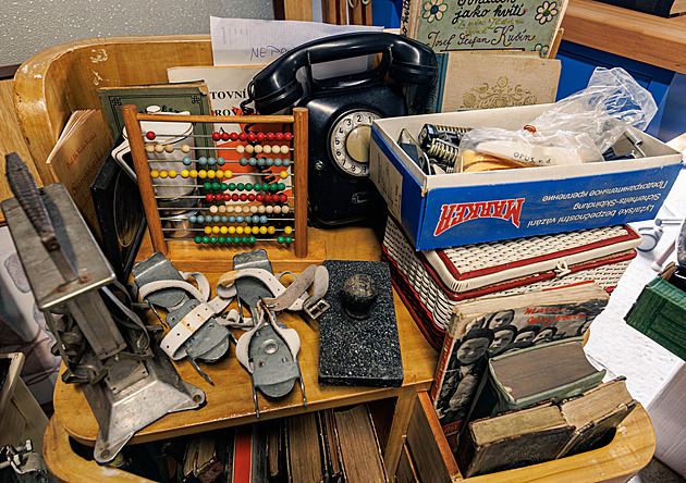 Co dělat s věcmi po babičce? Můžete je darovat nebo uložit do skladových boxů