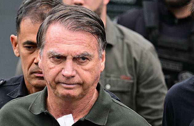 Bolsonaro se pokusil utéct před nástupem do vězení, chtěl využít chaosu při protestu
