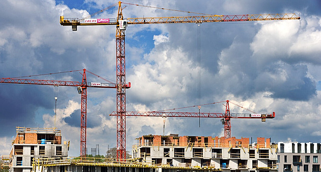 Přednostní zacházení. Byty budou mít stejnou prioritu jako dálnice