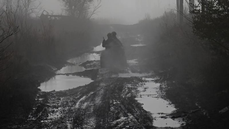 Dva ukrajinští vojáci uvízli na frontě téměř půl roku. Popsali taktiku přežití i pomoc počasí