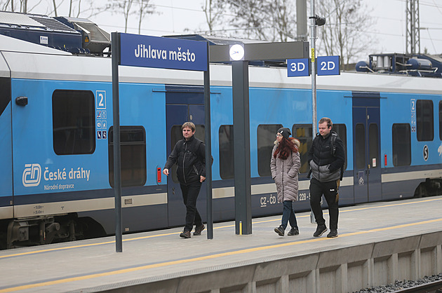 Správa železnic provizorně otevřela nádraží, i když stavbu dokončí až v květnu
