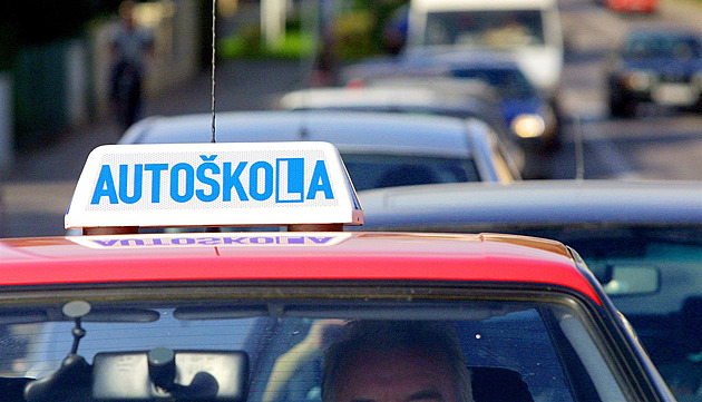 Psycholožka dělala posudky pro autoškoly, aniž by viděla klienty. Stíhá ji policie