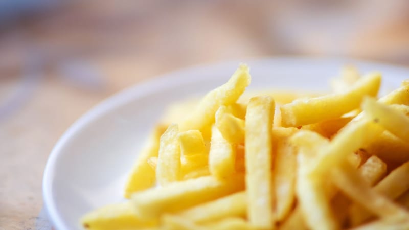 Vražda kvůli hranolkům: Muž se nechtěl v USA podělit o jídlo, známý ho kvůli tomu zastřelil