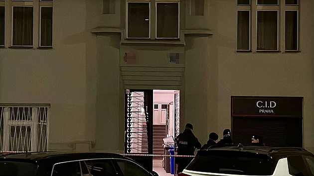 Muž, který se zabil při útěku, měl doma zbraně. Záhadné zmizení šetří oddělení vražd