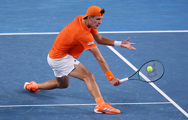 Odstoupení mi ušetřilo měsíční pauzu, líčí Menšík. Ve svalu měl trhlinu, cíle už neříká