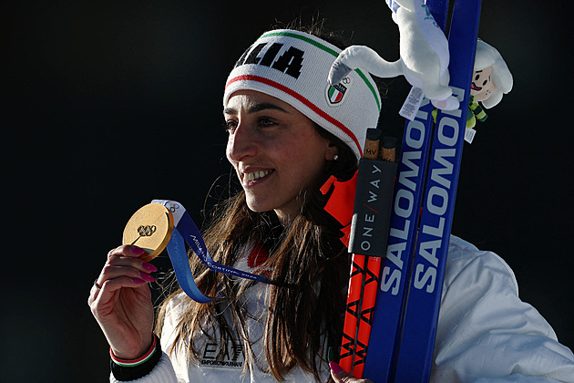 Domácí euforie! Vittozziová vyjela Itálii první biatlonové zlato, Voborníková 18.