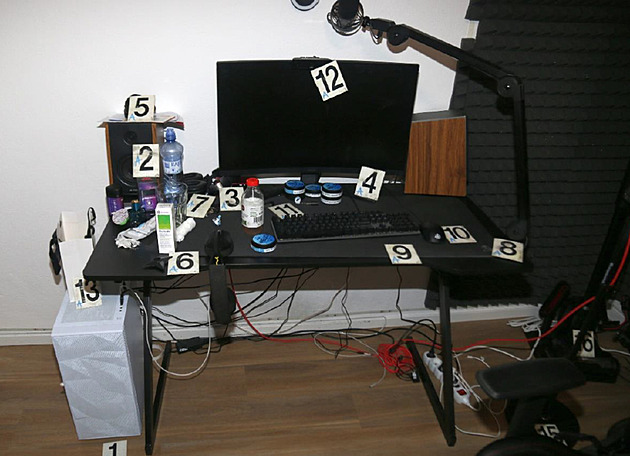 Vyděrači se vydávali za mladičkou dívku, z mužů loudili lechtivé fotky