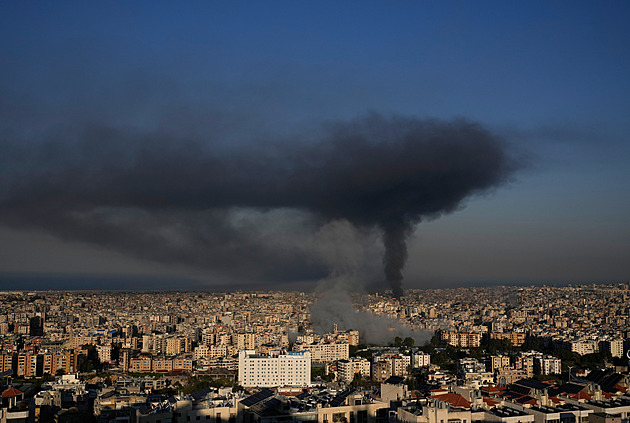 ONLINE: Izrael udeřil na prezidentský palác v Teheránu, v Dauhá ubránili letiště