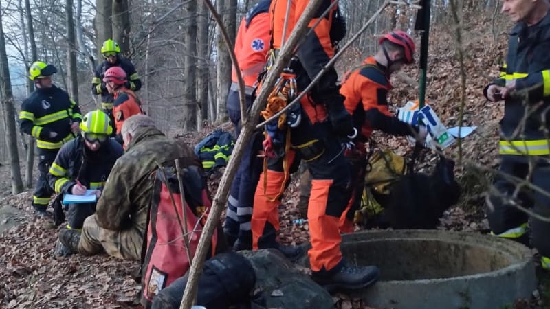 Záchranná akce na Kutnohorsku: Čtveřici mužů se ve štole vybily svítilny a netrefili ven