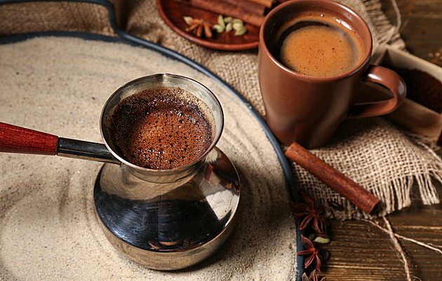 Není turek jako turek. Jak si připravit kávu jako v Istanbulu v džezvě