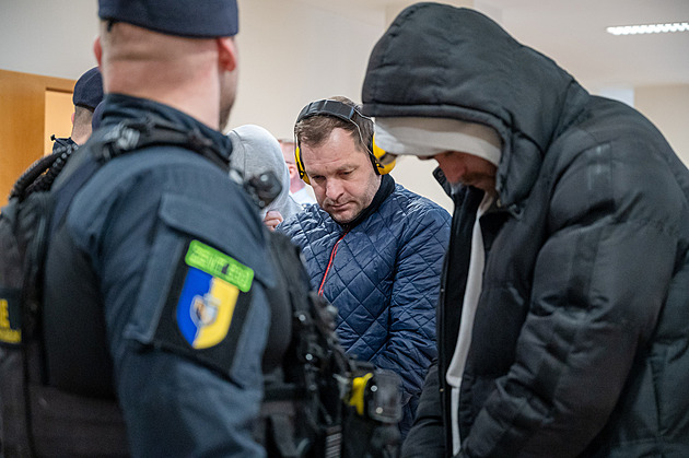 Zlínský soud řeší vazbu tří obviněných ve fotbalové kauze. Jedním z nich je Býma