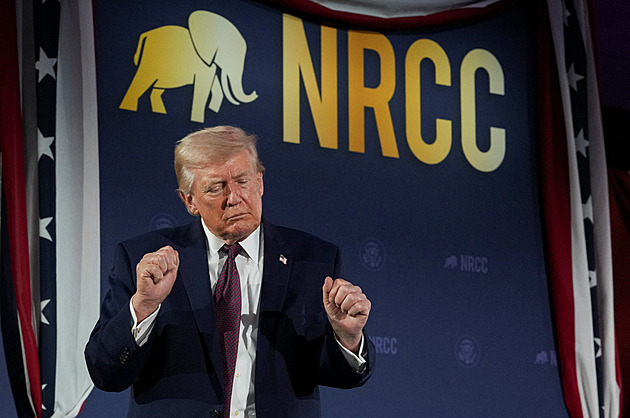 Íránci žadoní o vyjednávání, ale bojí se, tvrdí  Trump. Teherán to popírá