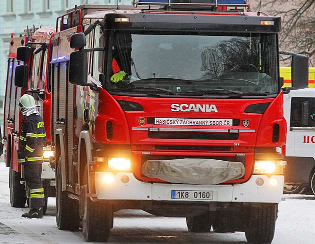 Požár na smíchovském nádraží. Hoří ve sklepě