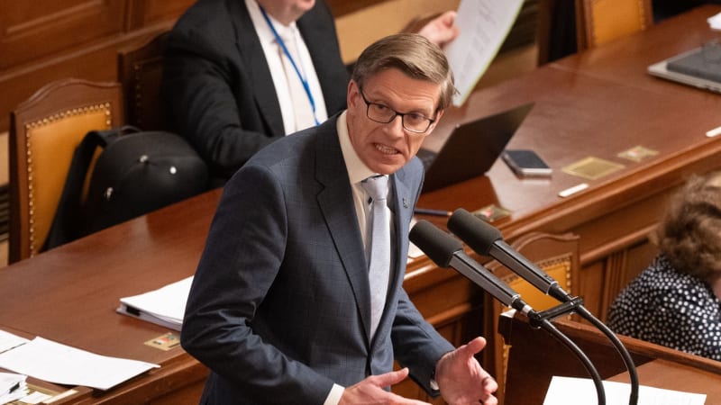 ON-LINE: Chcete zabít veřejnoprávní média, cupuje vládu Kupka. Lžete, není vám pomoci, řekl Babiš