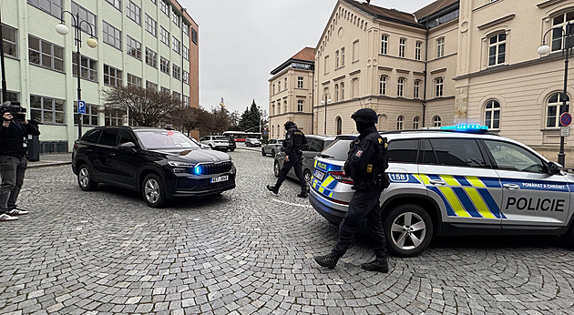 Američanku zadrženou v souvislosti s požárem v Pardubicích předají zpět do Česka