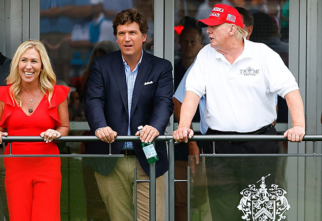 „Dlouho mě to bude mučit.“ Moderátor Carlson se omluvil za podporu Trumpa