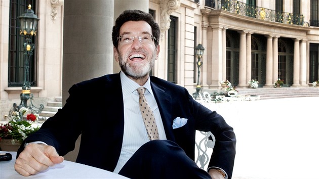 Pořádný slizoun. Trump se pustil do bývalého velvyslance USA v Česku