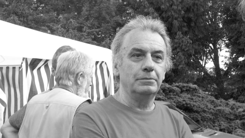 Zemřela rock'n'rollová legenda Jiří Šimák. Zazpíval si s AC/DC, točil i desku s Krylem