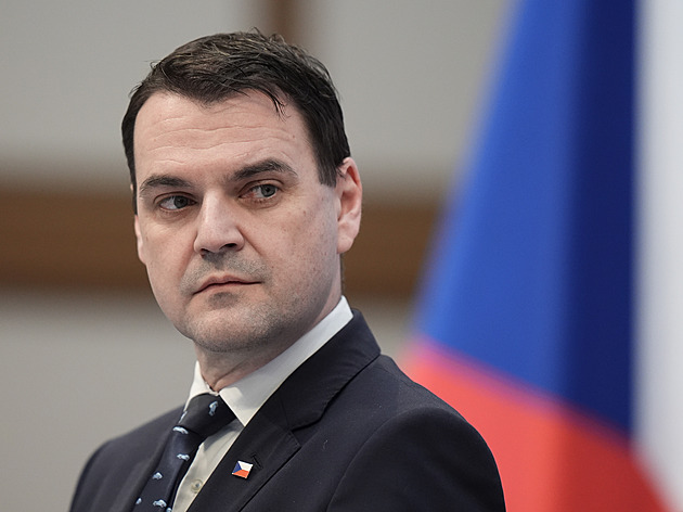 Je logické, že ČR na summitu povede Babiš, řekl Macinka. Žabomyší války, míní Kupka