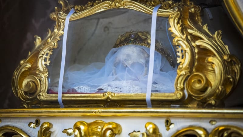 Krádež lebky nevyčíslitelné hodnoty: Ostatky svaté Zdislavy zmizely z baziliky v Podještědí