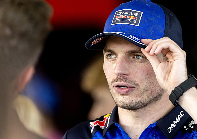 Verstappen ustál nebezpečný moment na Nürburgringu. Vůz letěl směrem k bariéře