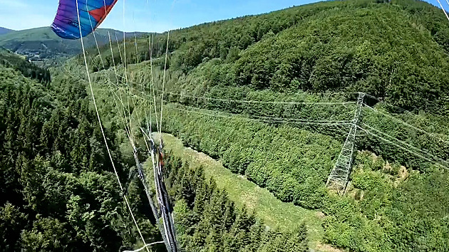 Paraglidista narazil do skály, na pomoc mu přispěchal prezident Pavel