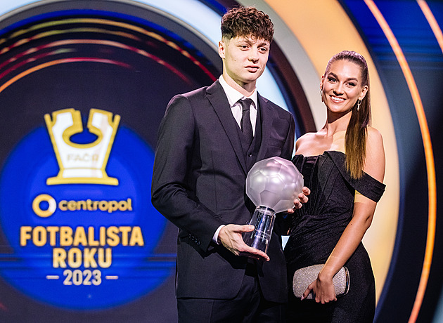 Krejčí se chystá na MS, jeho partnerka Němečková září v Oktagonu