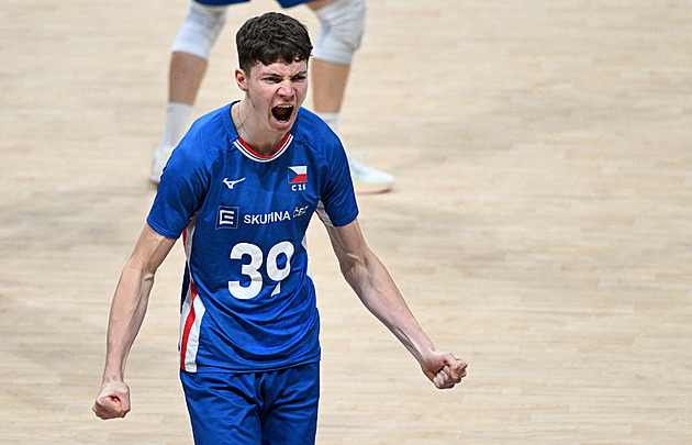 Mistrovské Karlovarsko opouštějí i mladí reprezentanti Pastrňák s Klimešem