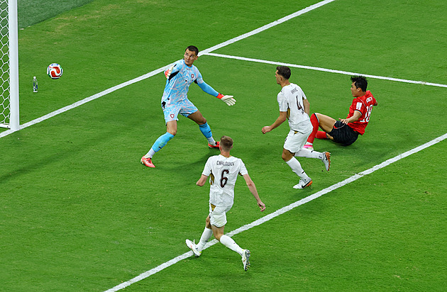 ONLINE: J. Korea - Česko 2:1, soupeř otočil. Sadílkovu střelu kryje brankář